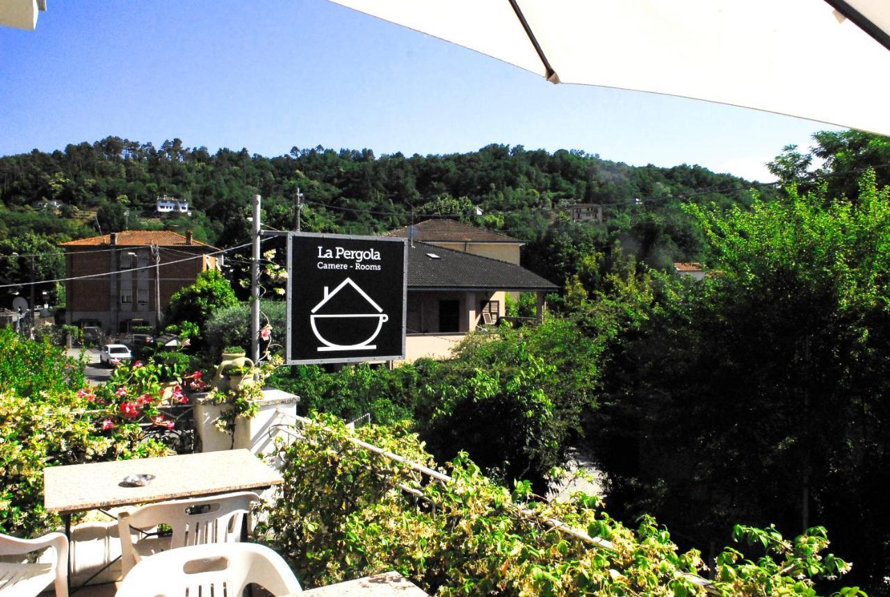 La Pergola Private Parking Hotel Vezzano Ligure Bagian luar foto